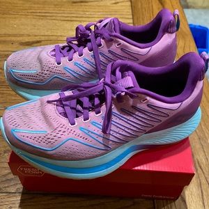 Saucony Endorphin Shift